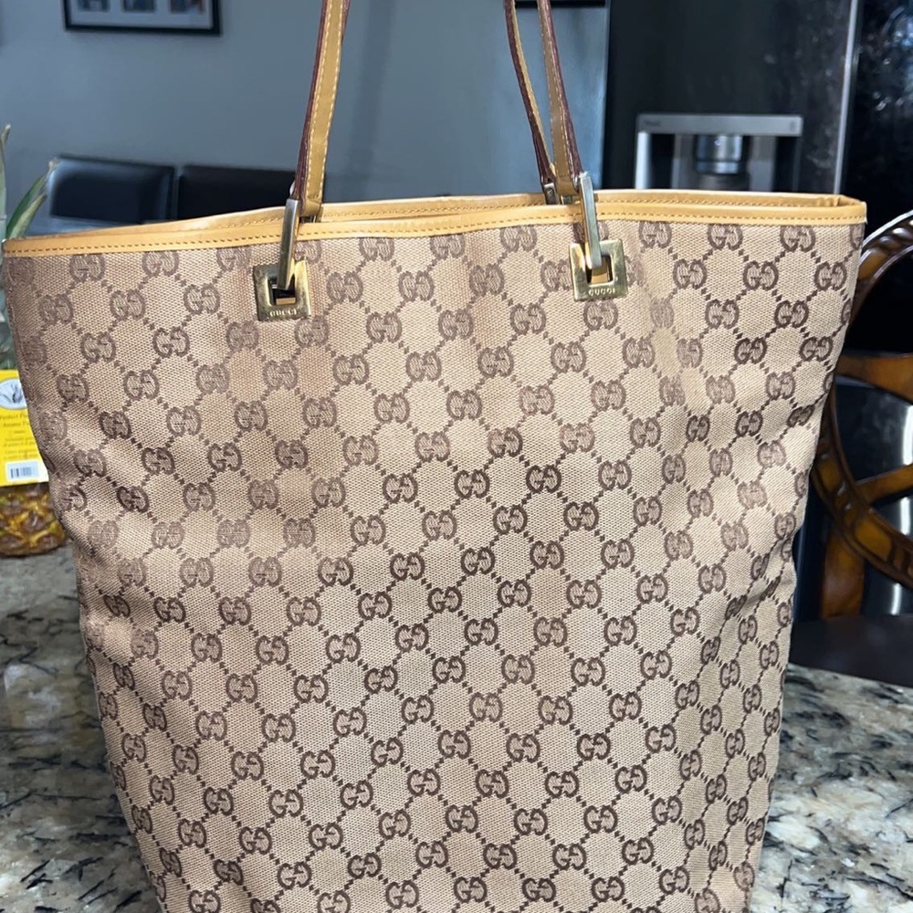 Gucci tote bag